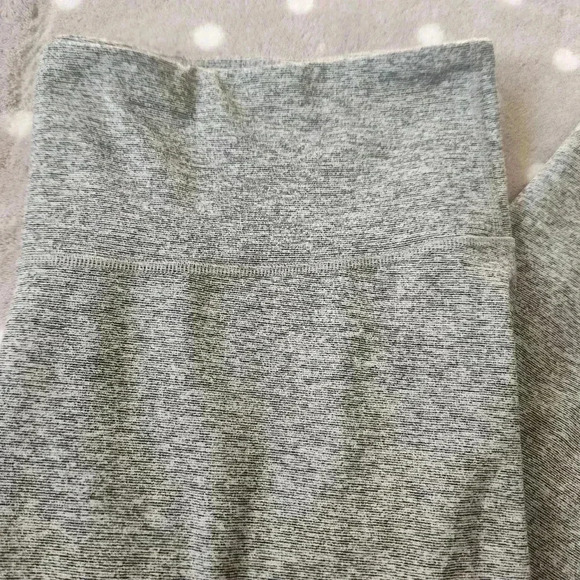Old Navy Active  Heathered Grey Capri Leggings - Size XXL - Picture 2 of 7